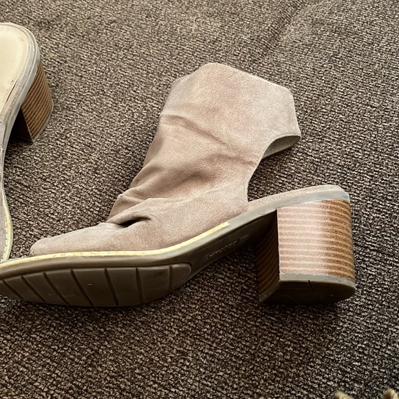 White Mountain open toed bootie - Picture 2 of 2